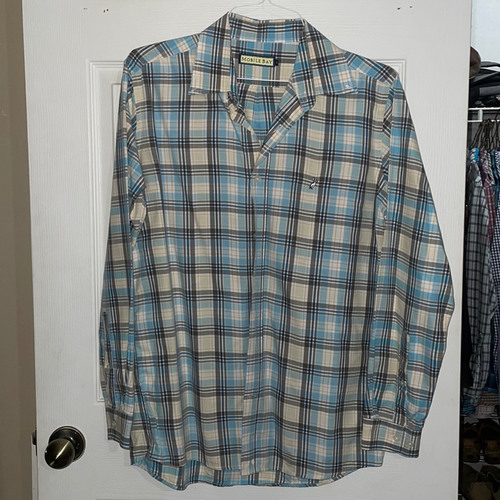 Size Small Mobile Bay Button Down
